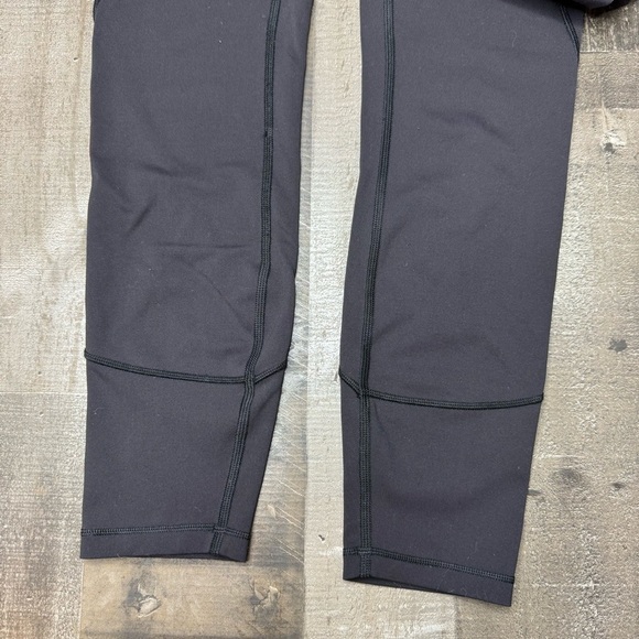Lululemon Everlux In Movement Tight 25” size 6 - Picture 3 of 12